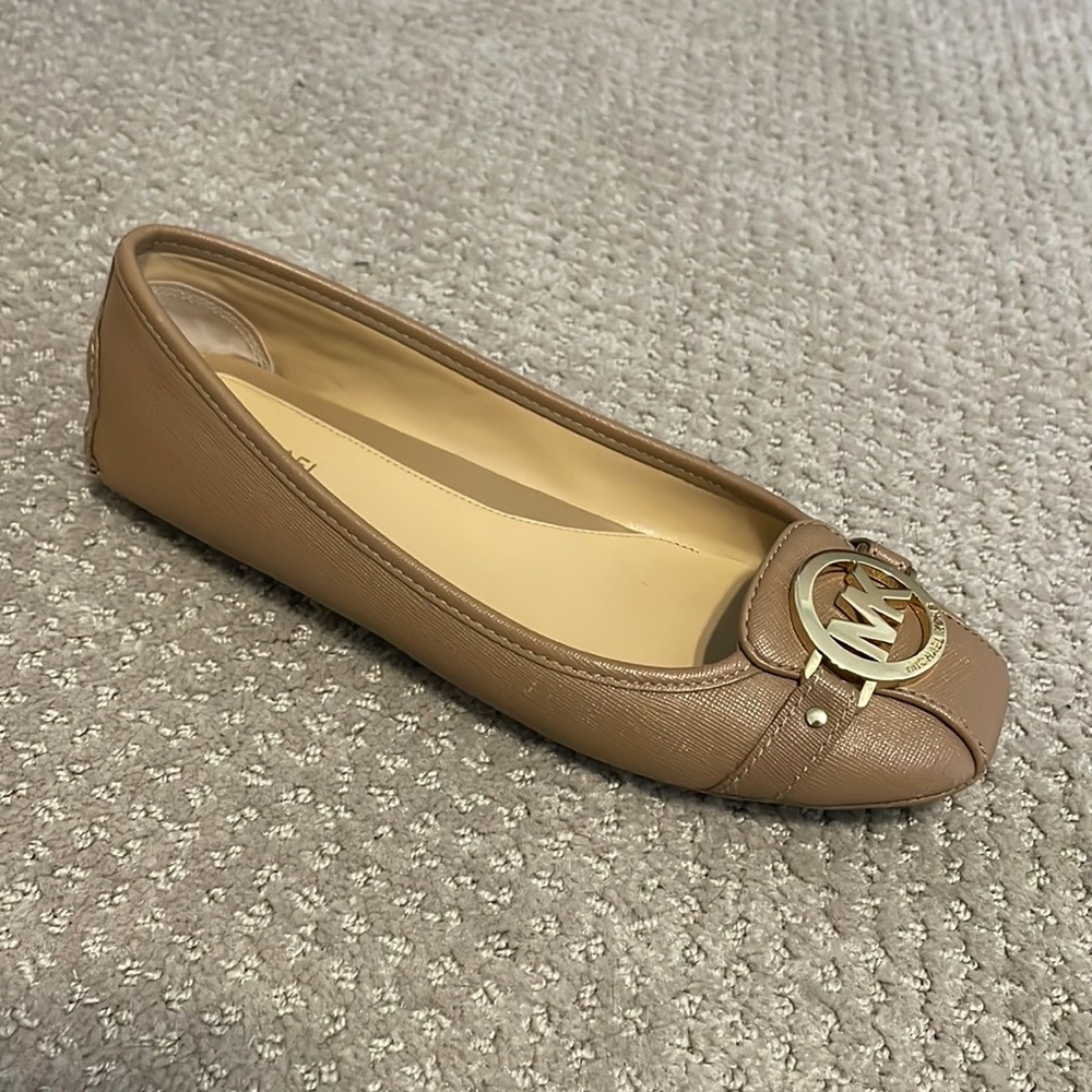 Michael Kors camel flats sz 8